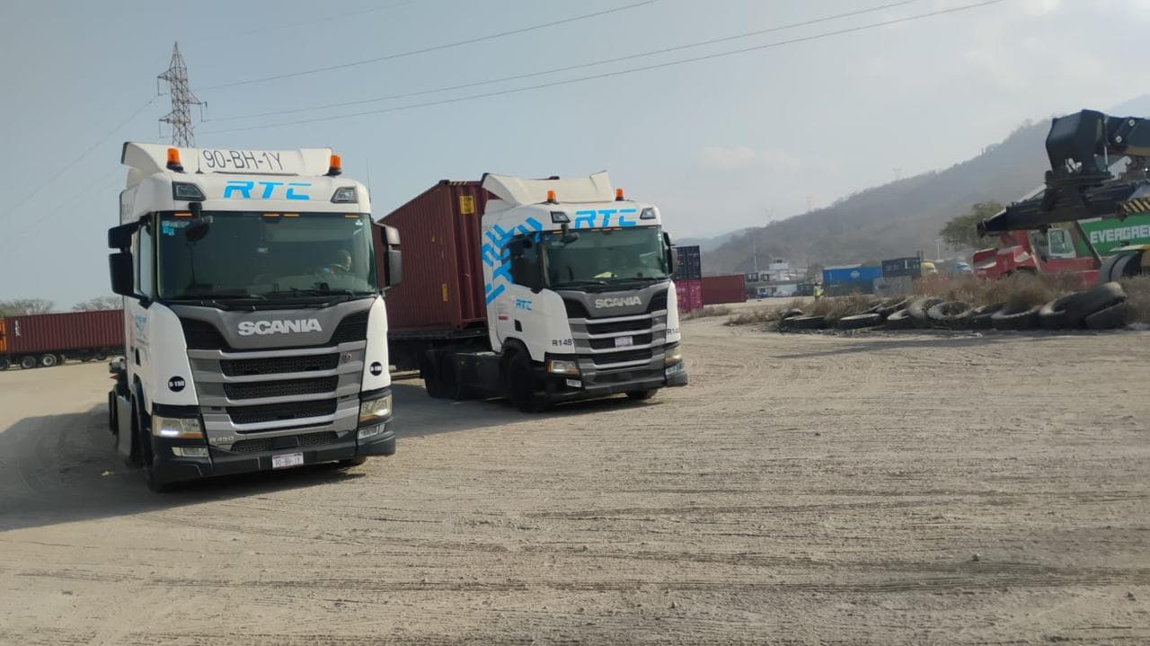 Flota RTC — dos tractocamiones Scania